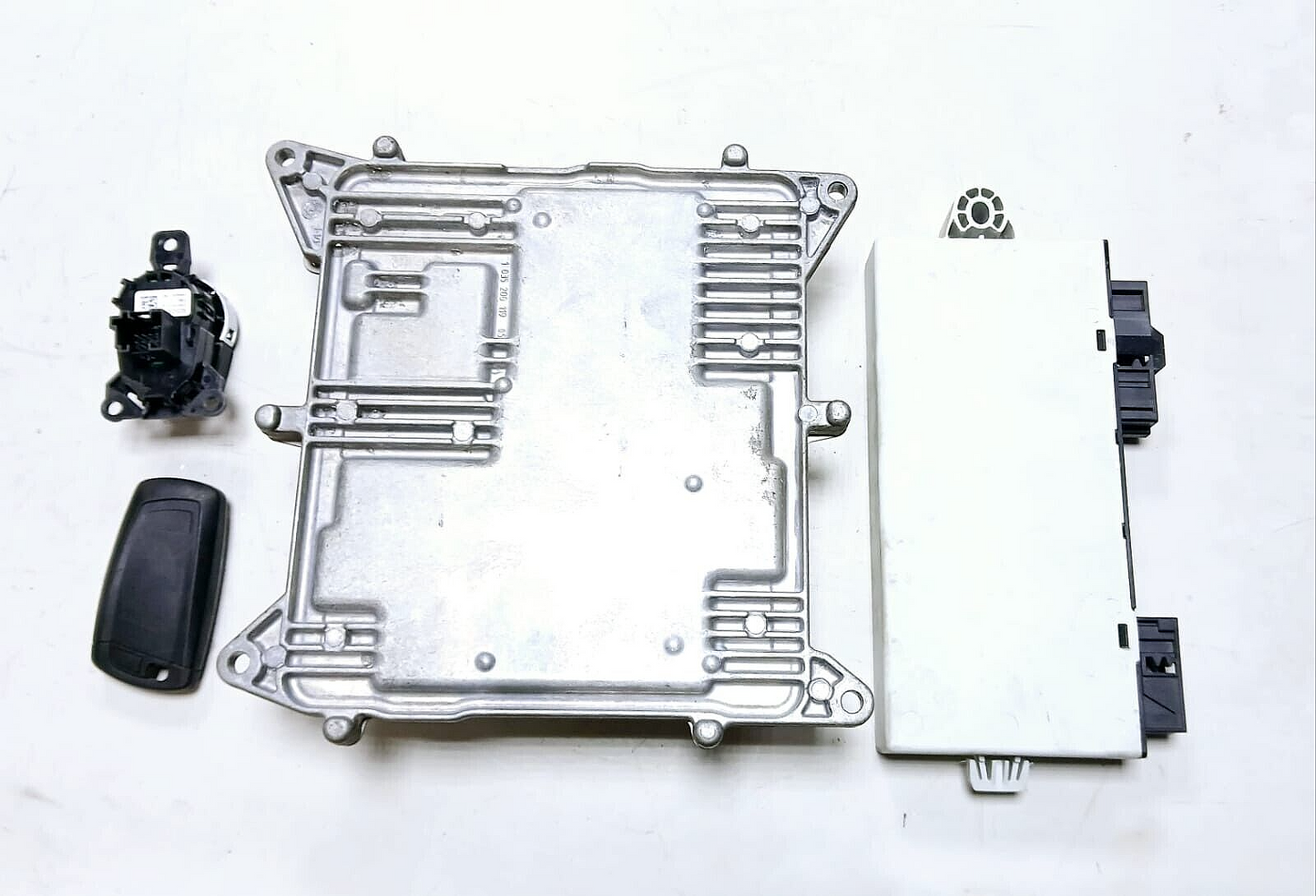 BMW 520i F10 2010-2013 N20 ENGINE CONTROL ECU UNIT KIT DME 7644747