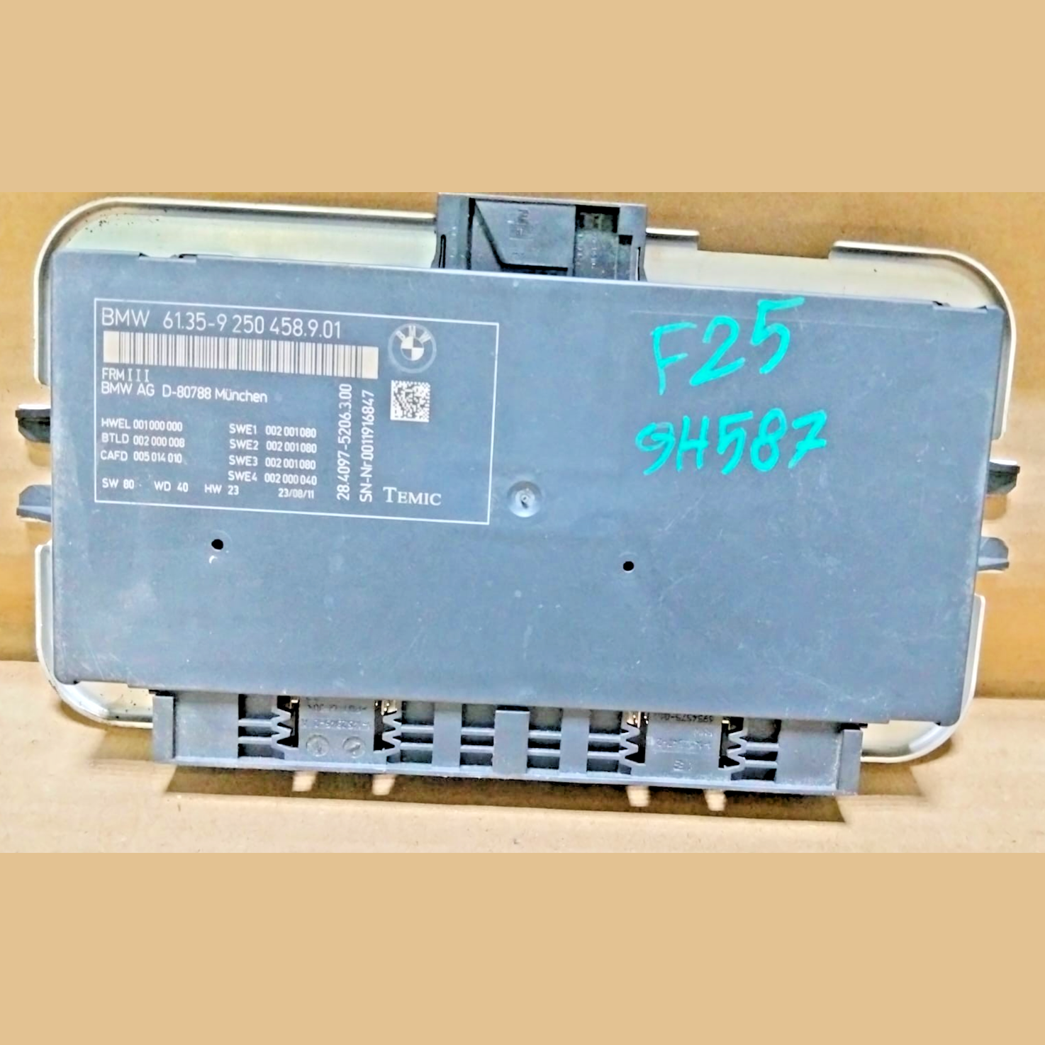 BMW X3 F25 FRM3 2011 Footwell Light Body Control Module 9250458