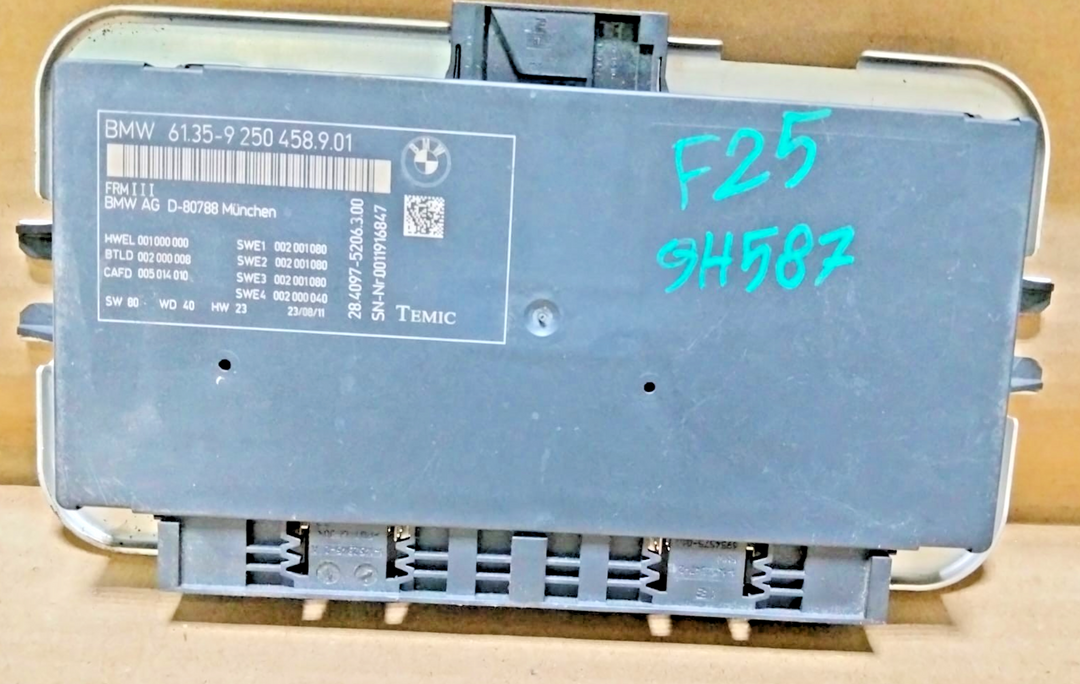 BMW X3 F25 FRM3 2011 Footwell Light Body Control Module 9250458