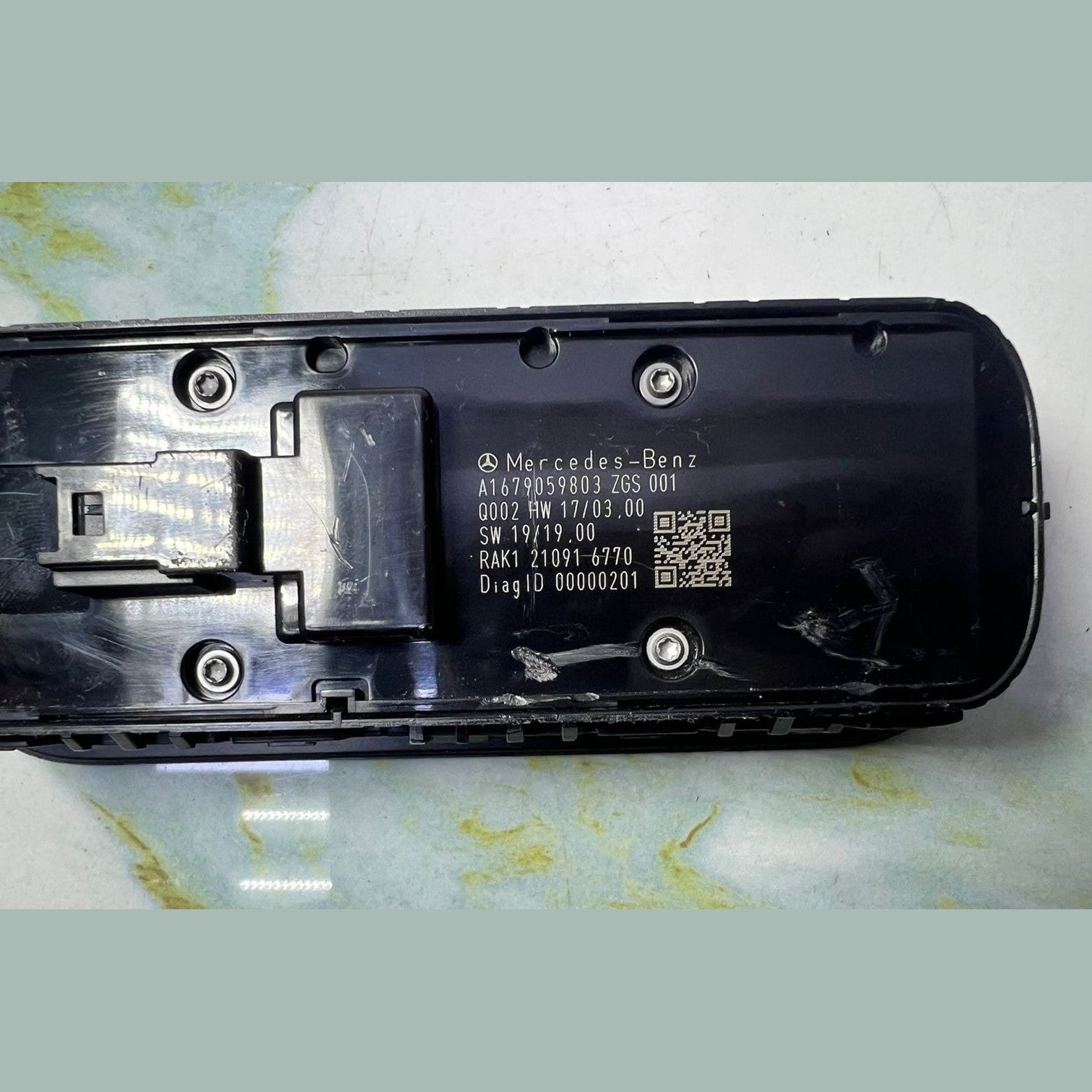 19-21 Mercedes A220 Front Power Window Switch A1679059803 CLA, G-Class, GLB GLA