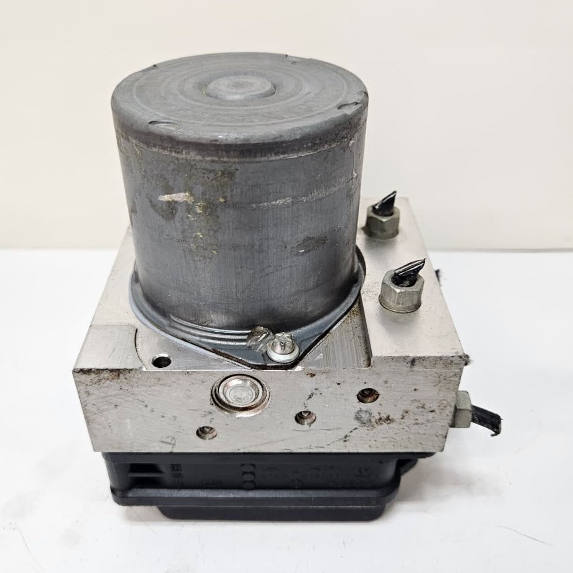 2010-2015 BMW X1 E84 ABS Pump 6795188 USED
