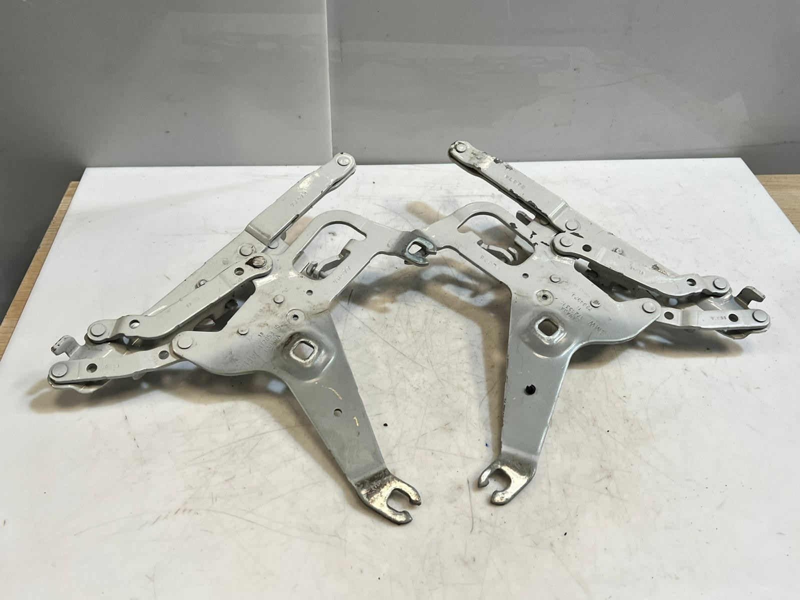 2014-2019 BMW X5 X6 F15 F16 Hood Hinge FRONT LEFT RIGHT 7294529 7294530 OEM