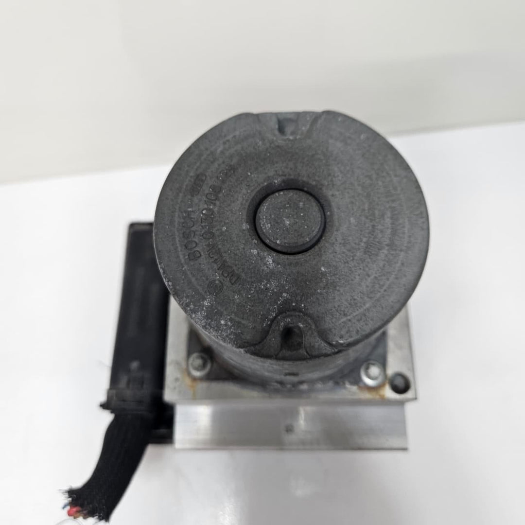 2011-2016 BMW  7 Series 5 GT F07 F01 F02 F03 F04ABS Pump Module 6851382