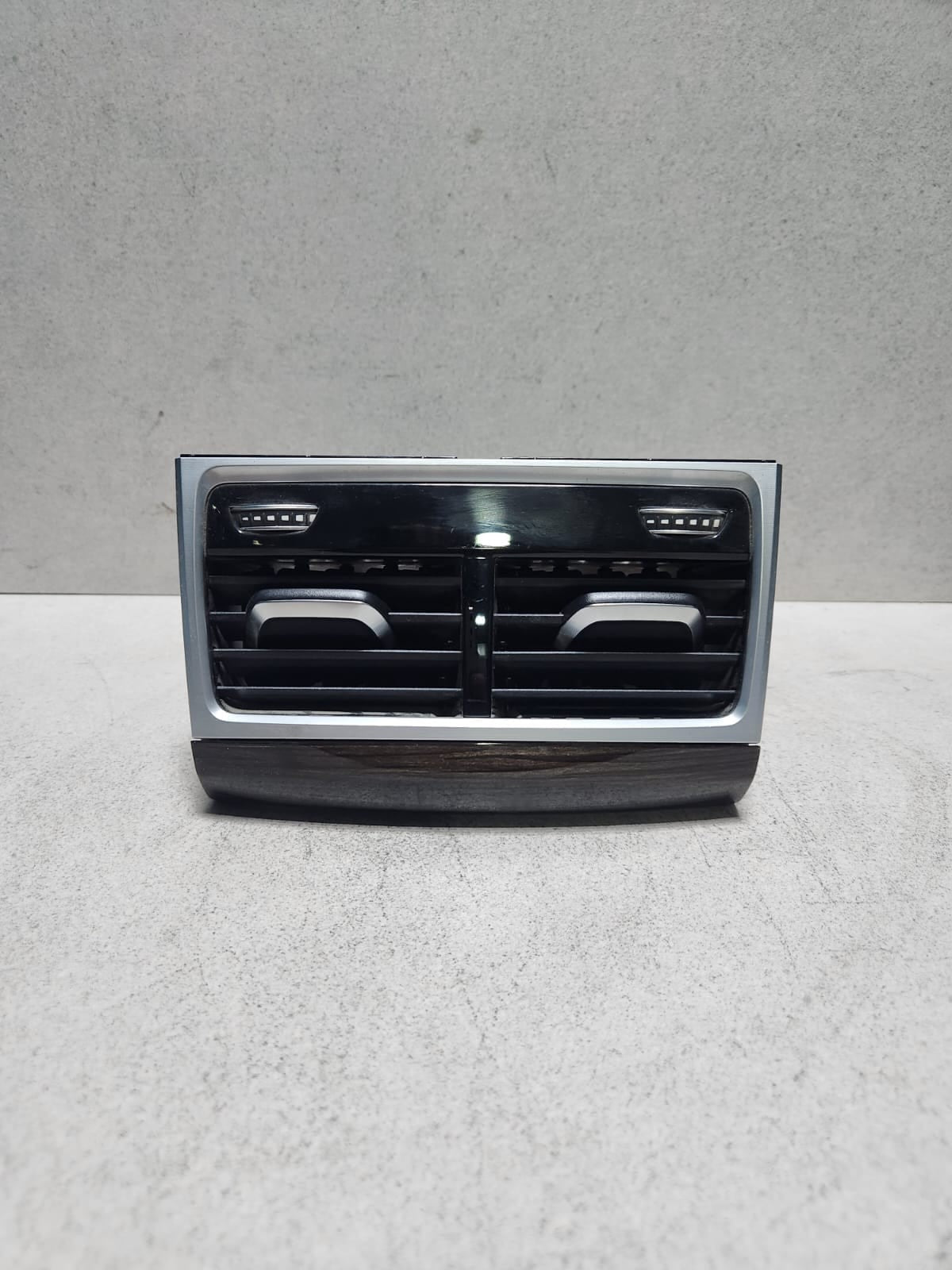 2017 BMW 740i Rear Air Vent Grille 9301745 7 Series G11 G12