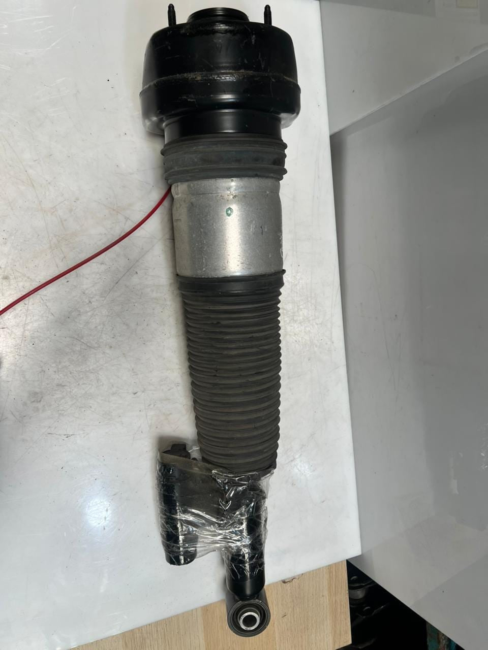2016-2020 BMW 750 7 Series G11 G12 B7 Air Suspension Strut Rear Left 6874593 OEM