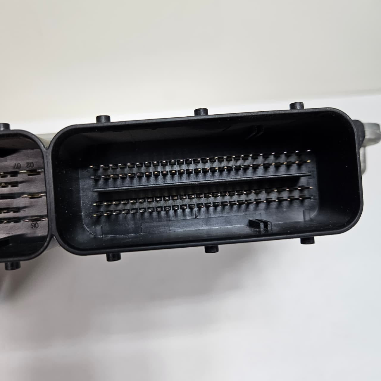 2013 BMW X5 F10 F07 F15 with N57 Engine Control Unit DDE 8573789 OEM