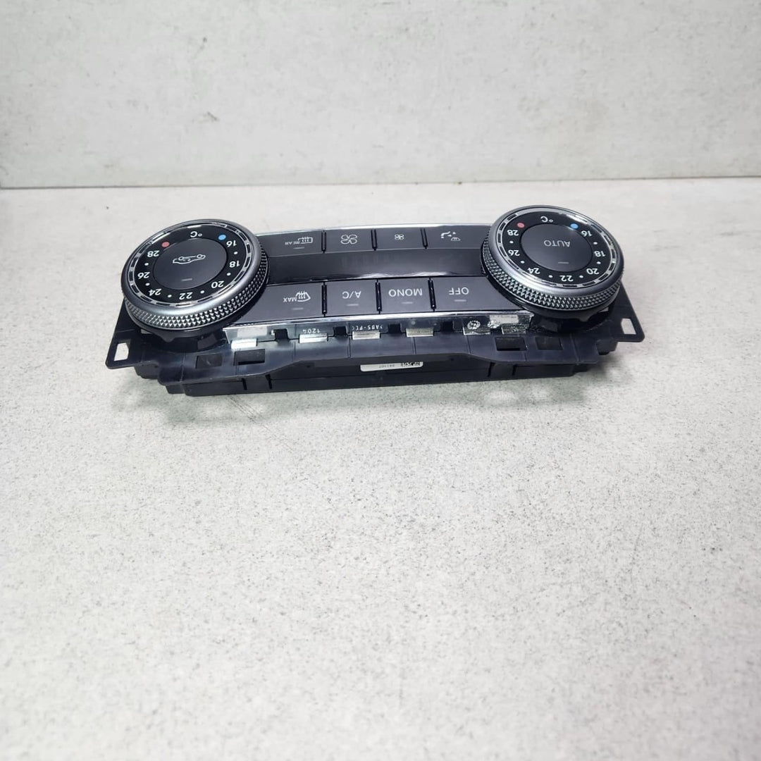 2010-2012 Mercedes-Benz C250 Climate Control Unit 2048309885 C-Class W204 