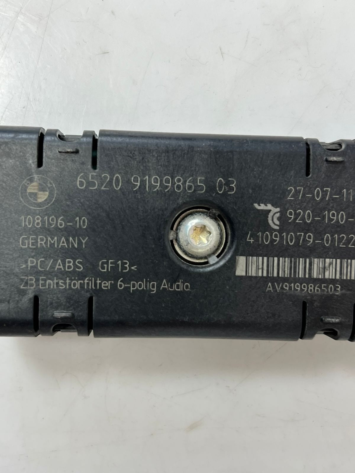BMW 5 Series F07 and F11 Antenna Suppression Filter 9199865 OEM