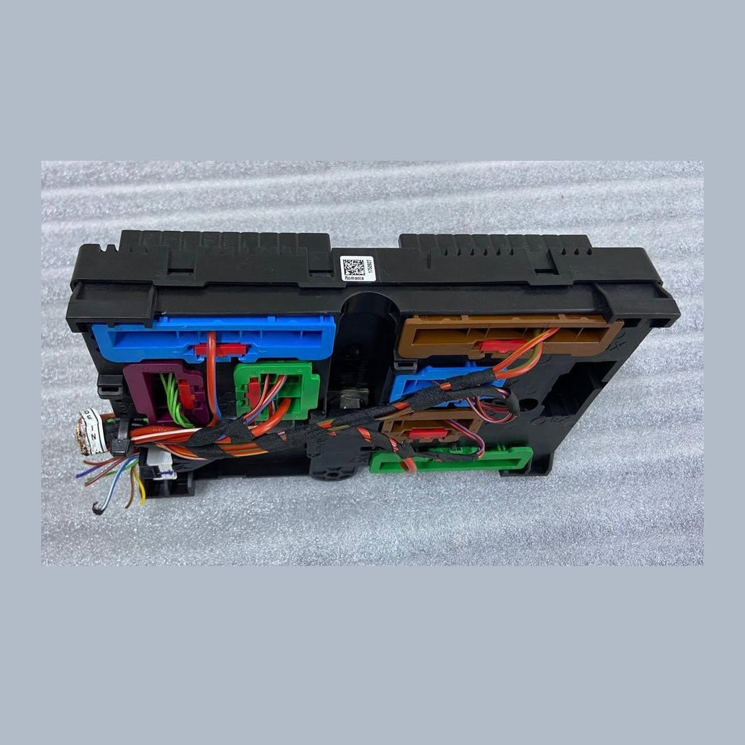 OEM BMW 330I M340 G20 POWER SUPPLY FUSE BOX CONTROL MODULE 8734161