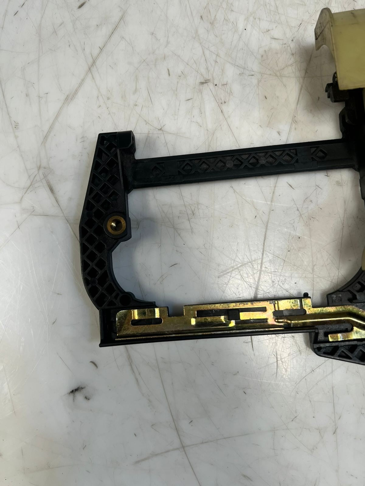 BMW 5 Series E39 Front Door Lock Mechanism Front Right 8235114 OEM