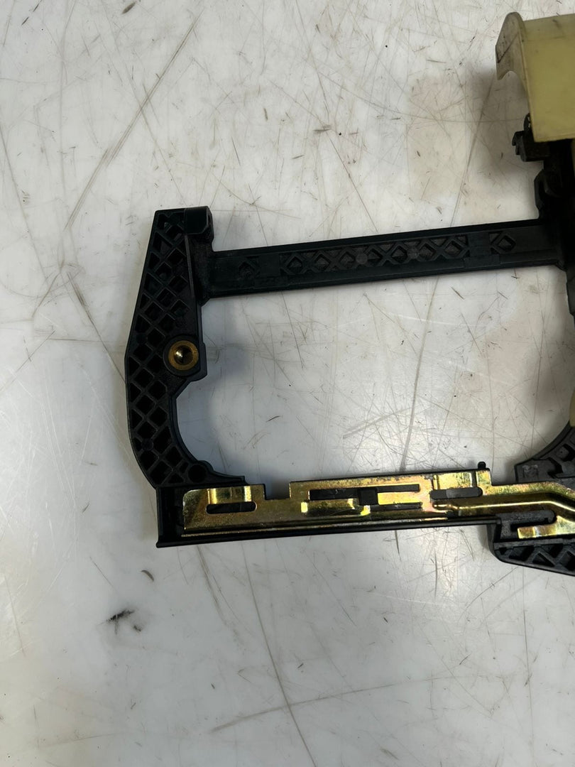 BMW 5 Series E39 Front Door Lock Mechanism Front Right 8235114 OEM