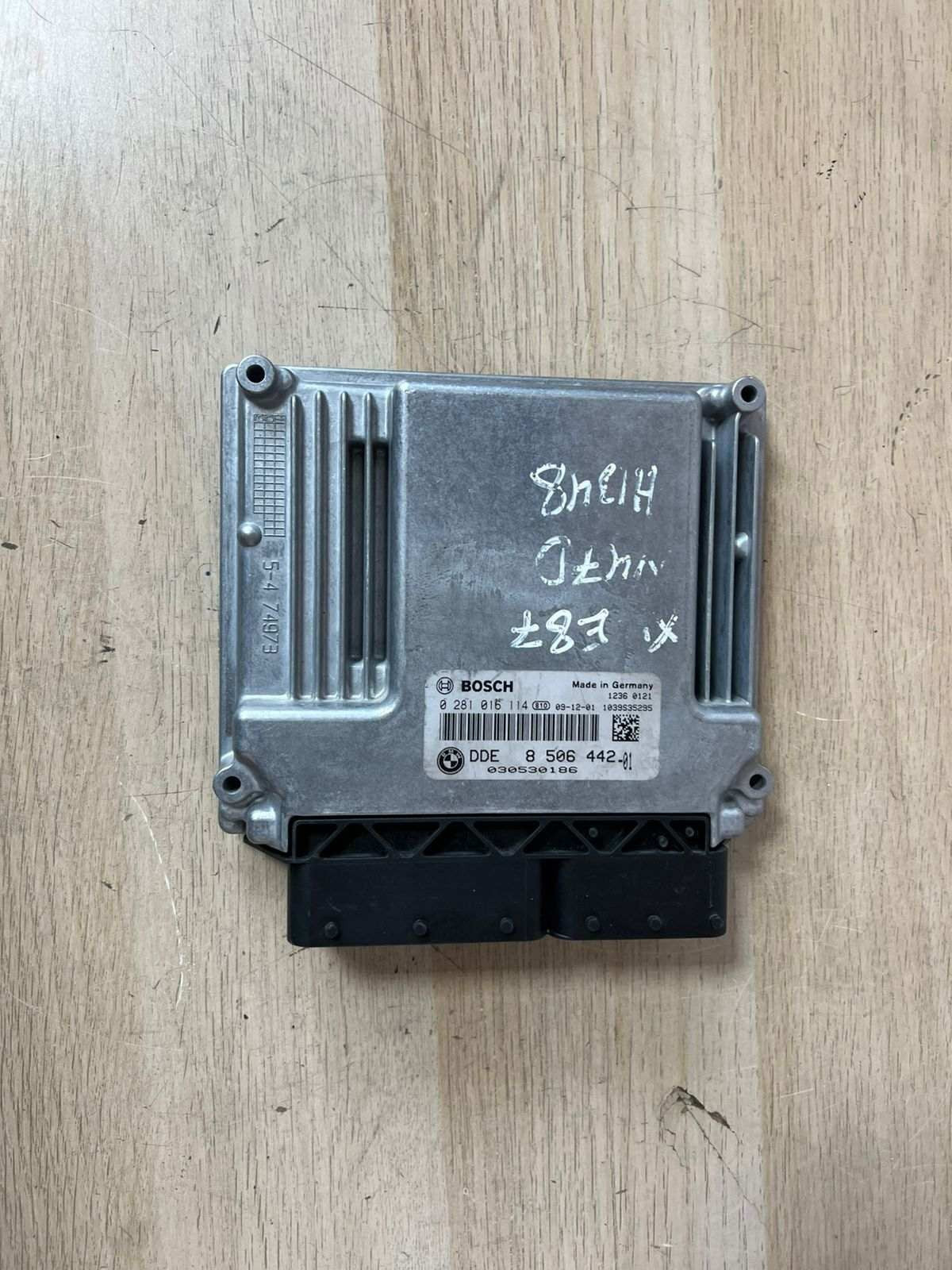 2010-2015 BMW X1 E87 N47D Engine Control Unit 8506442