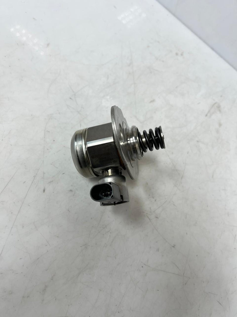 2012-2016 BMW 328i F30 F31 F32 F33 F34 F36 N20 High Pressure Fuel Pump 7584461