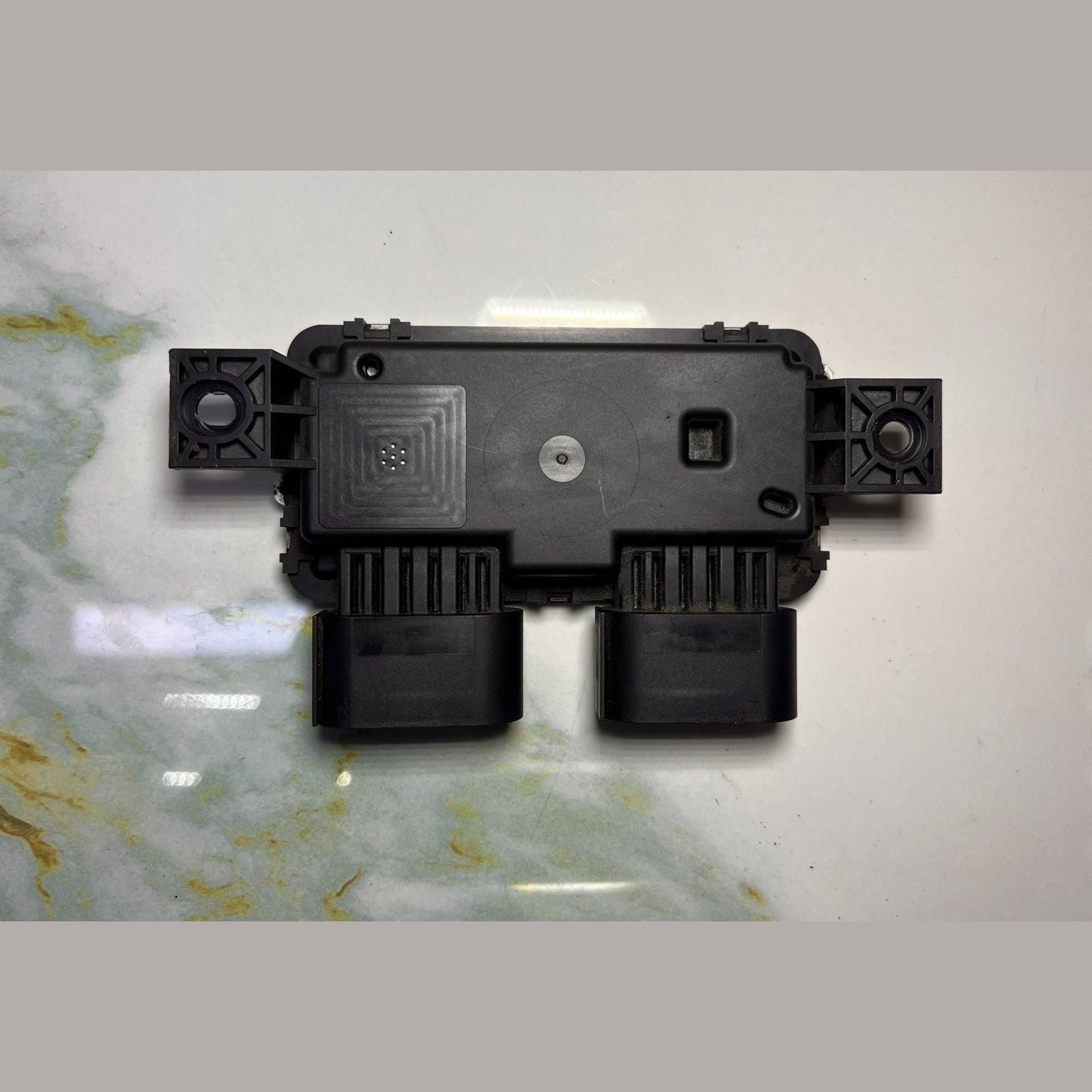 Mercedes-Benz Fuel Pump Driver Module A 000 9008214