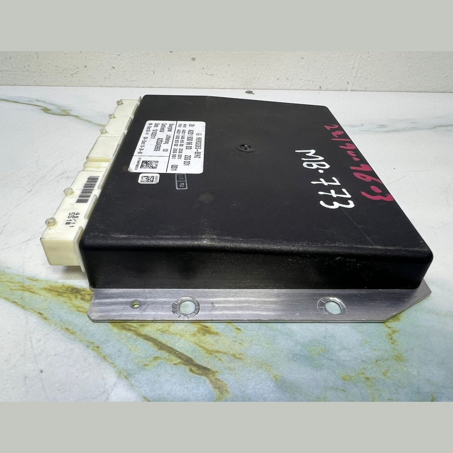 10-13 Mercedes S400 Air Suspension Control Module A2219009603 S-Class W221 W216