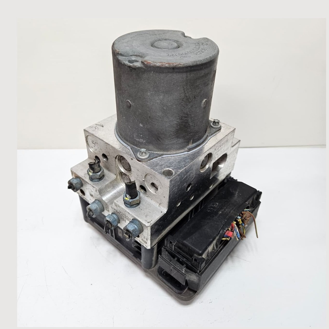2011-2014 BMW X5 X6 E70 E71 ABS Brake Pump Module 6798284 USED