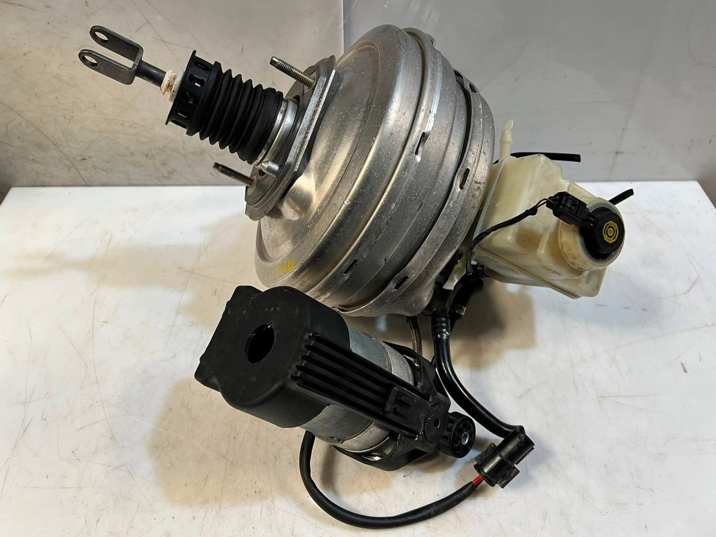 BMW X3 7 Series E65 E66 E67 E68 Brake Booster SERVO MOTOR 32483213 OEM