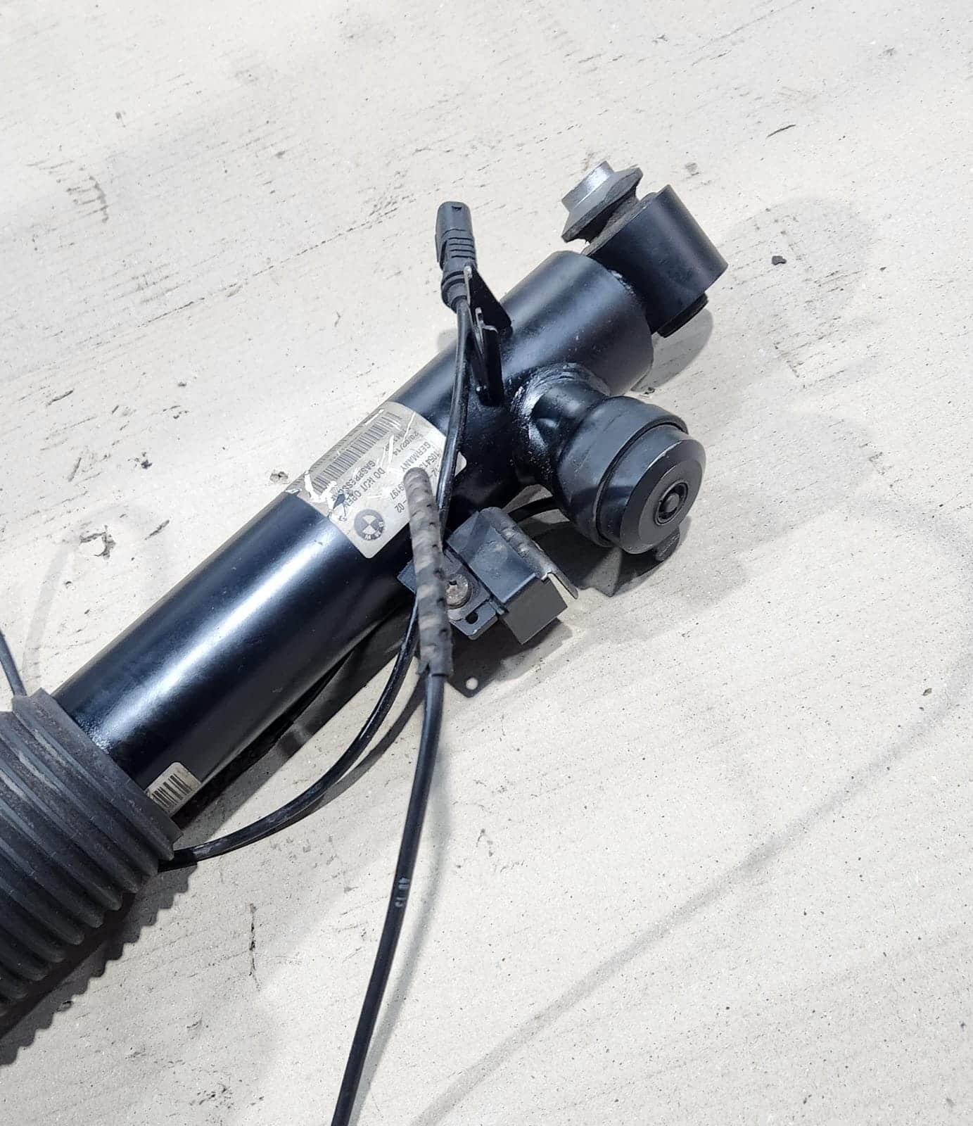 2012-2018 BMW X5 Shock Absorber Rear Left 6863177 X5 F15 and X6 F16 VDC