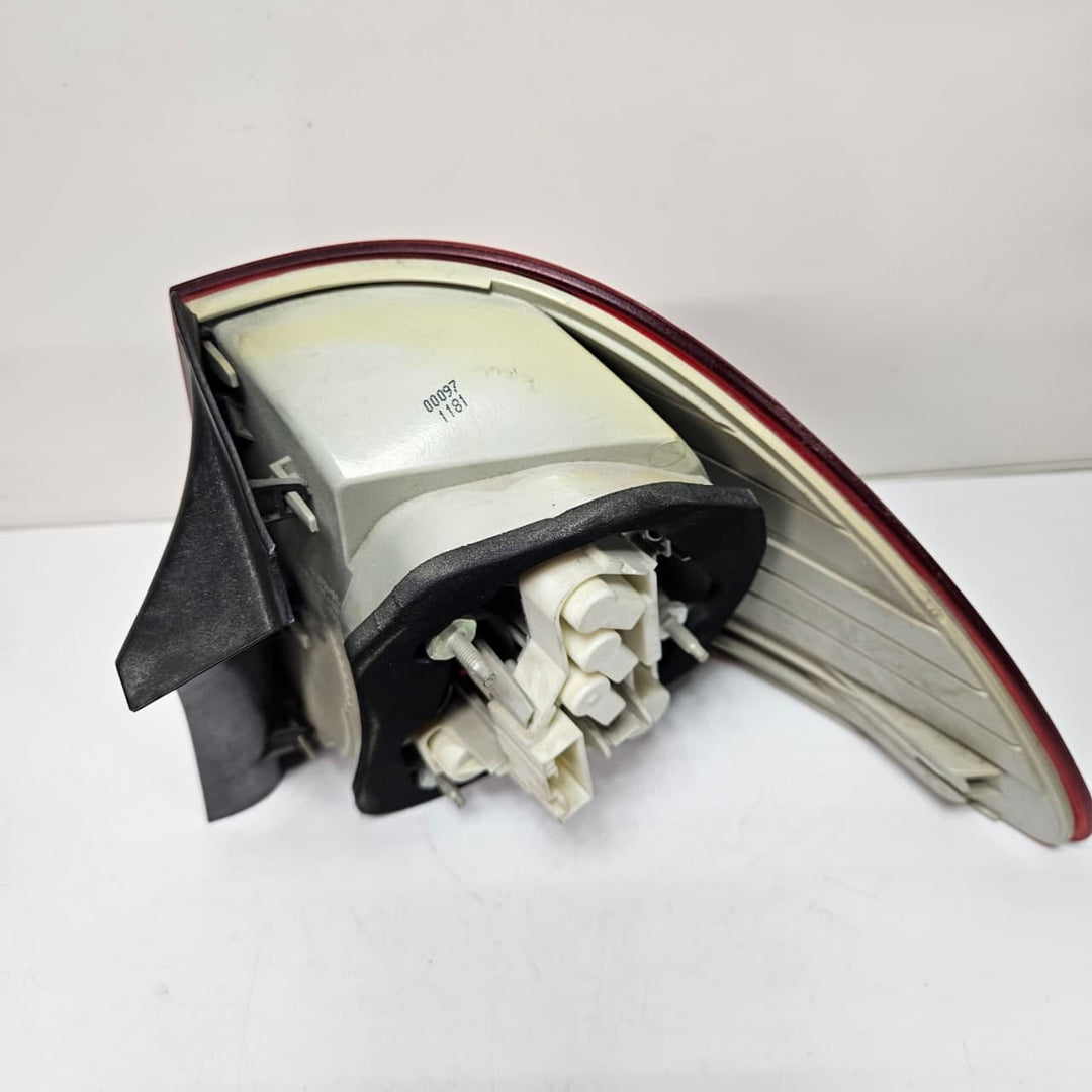 OEM BMW 3 Series E91 Rear Tail Light Left 7289431