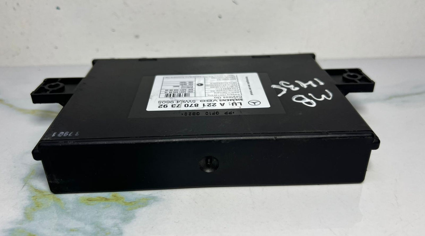 2007-2010 Mercedes-Benz W221 S-Class W216 Keyless Go Control Module A221 8707392
