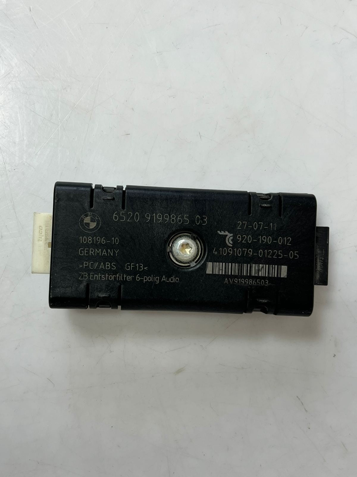 BMW 5 Series F07 and F11 Antenna Suppression Filter 9199865 OEM