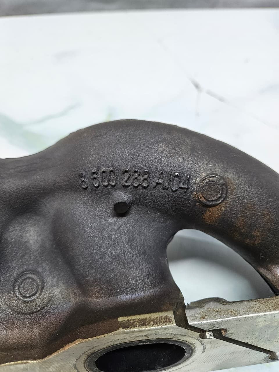 2015-19 BMW G11 G12 X5 G05 F15 with 4.4 V8 N63 engine Exhaust Manifold 8600288