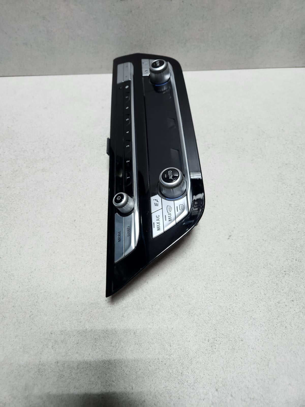 2017-2020 BMW 530i Ac Panel Control 5A09B29 G30 5 Series