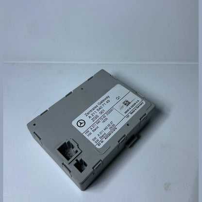 2004-2008 Mercedes-Benz E classCLS350 Central Gateway Control Module A2115407145