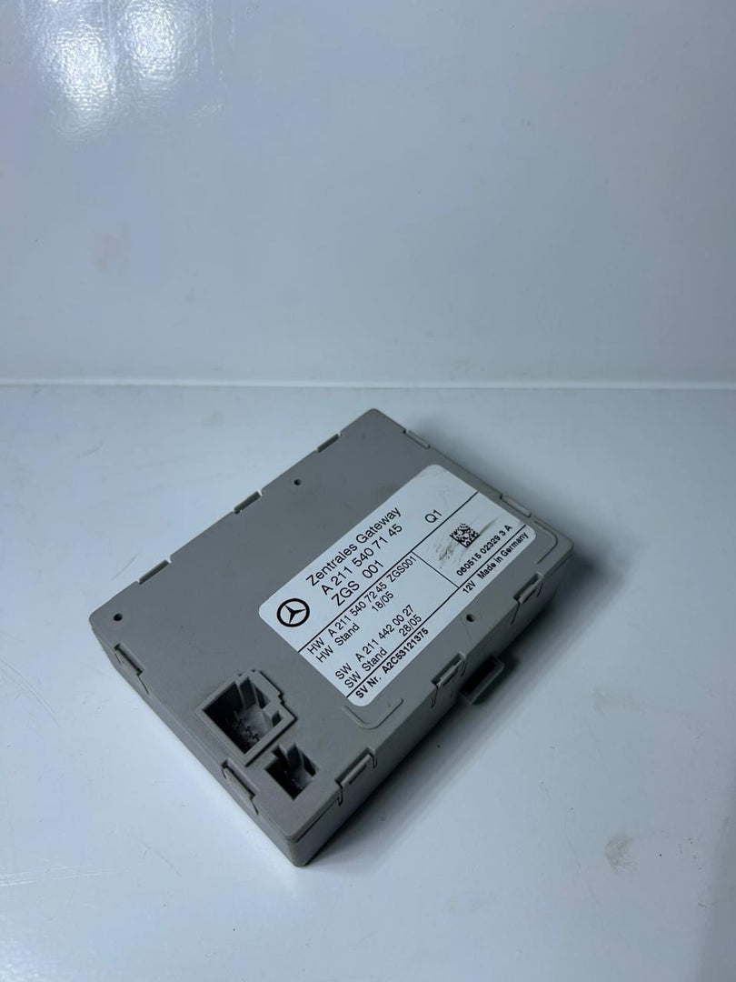 2004-2008 Mercedes-Benz E classCLS350 Central Gateway Control Module A2115407145