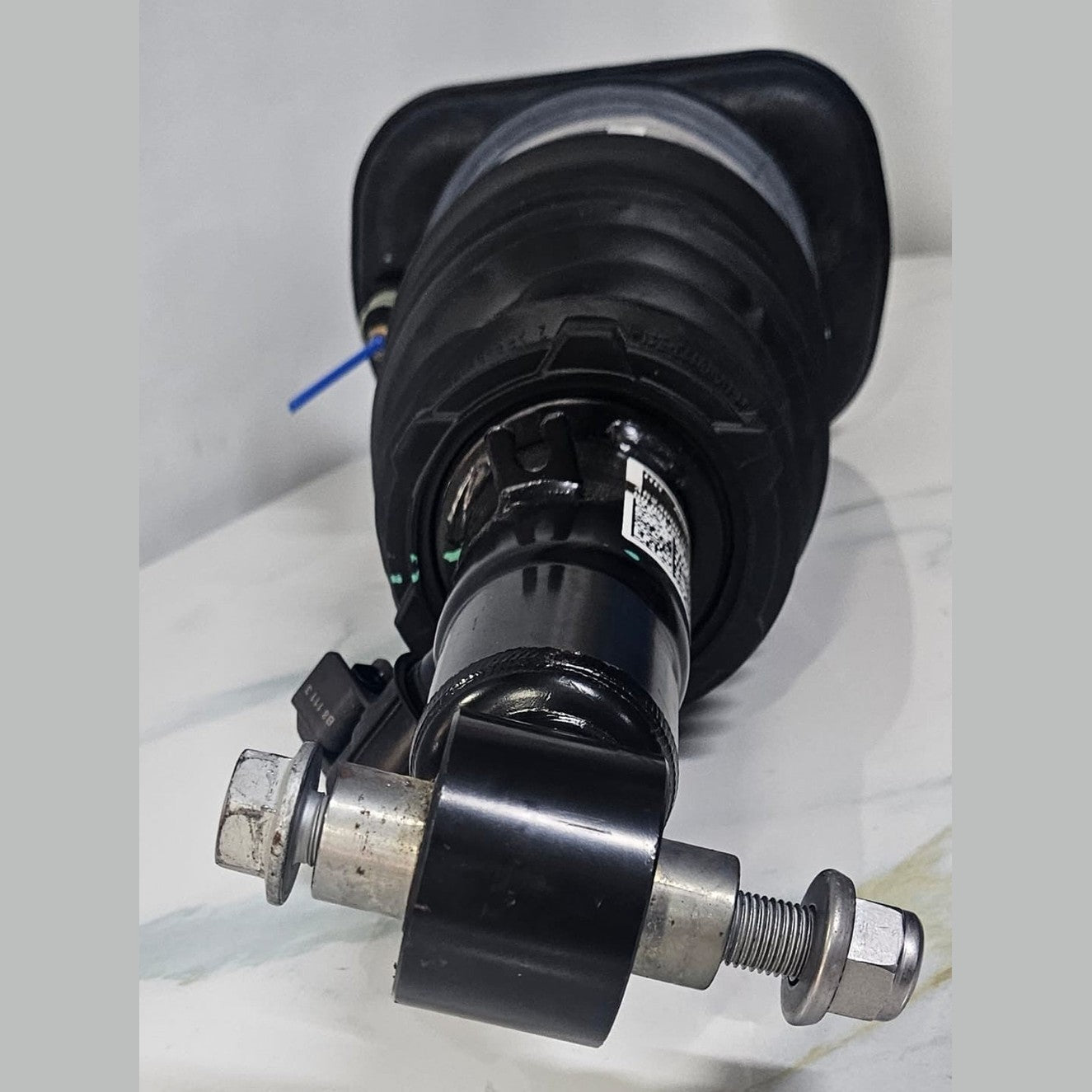 OEM BMW X5 G05 S68 REAR AIR SUSPENSION SHOCK G05 LCI RA PHEV RH 6869038 20KM 