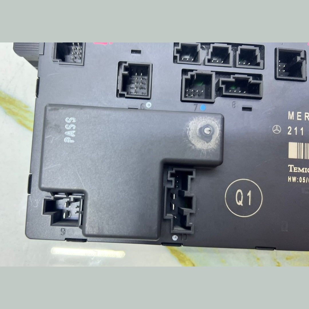 Mercedes W211 E-Class Front Right Side Door Control Unit A2118707226