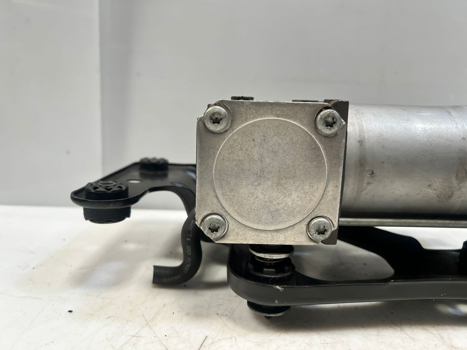 2006-2014 BMW X5 E70 X6 E71 E72 Air Suspension Compressor AIR SUPPLY 6789938 OEM