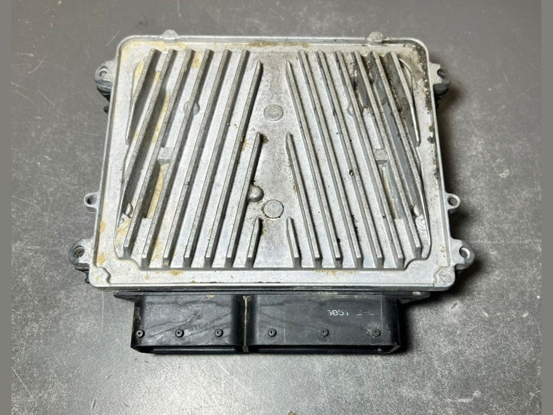 10-14 Mercedes W212 E-Class Engine Control Module Unit ECM ECU A272 9004700 OEM