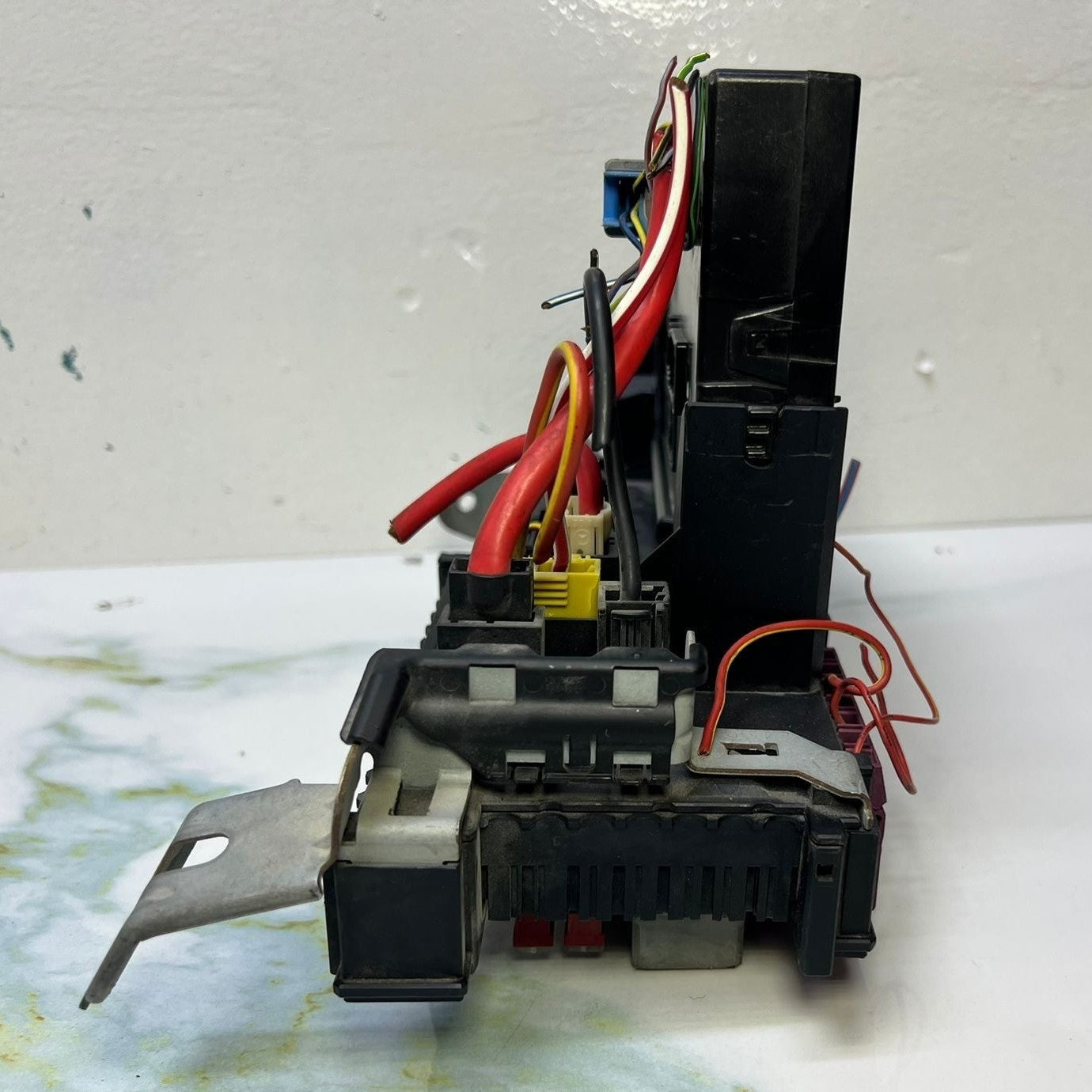 2010-2015 Mercedes-Benz E350 Rear Fuse Junction Box Sam Relay Module 212 9004901