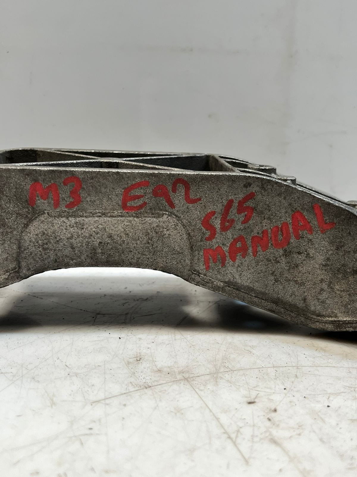 2008-13 BMW M3 E90 E92 E93 4.0L S65 MANUAL Transmission Crossmember 2283099 OEM