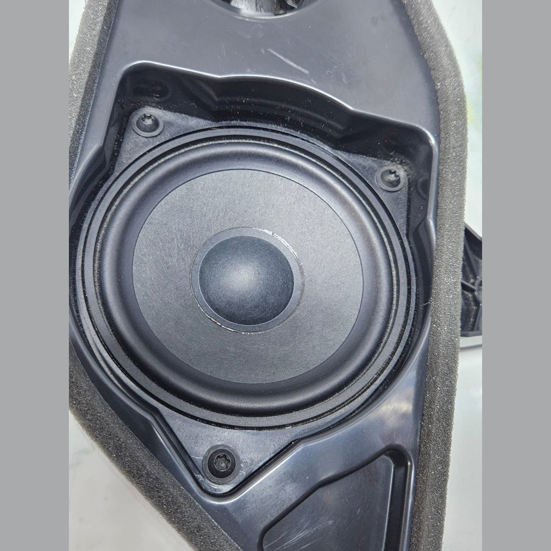 BMW X5 G05 QUARTER PANEL SUPPORT BRACKET & SPEAKERS LEFT RIGHT 2622517 OEM