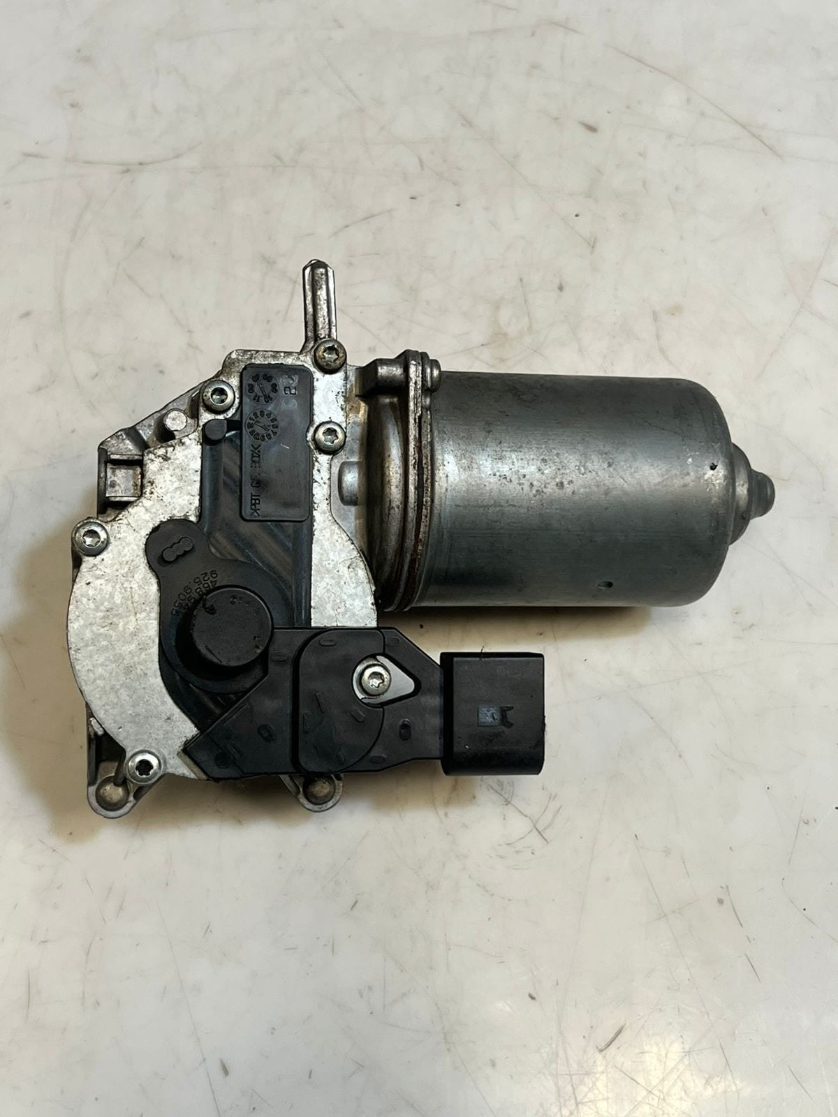 2007-2013 BMW X5 E70 Front Windshield Wiper Motor ASSEMBLY 7200536 OEM