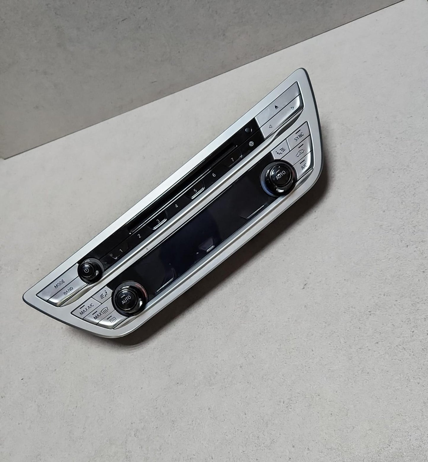 2017-2019 BMW 740i Climate Control Panel 6819174 7 Series G11 LCI and G12 LCI 