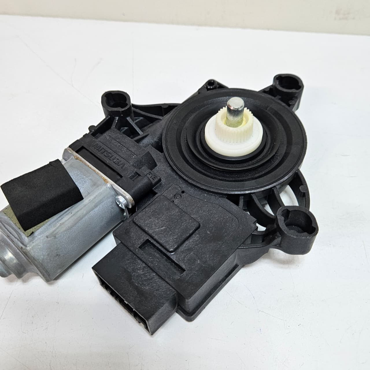 2019-2024 BMW G20 330i M340i Rear Left Window Lifter Motor 8495871