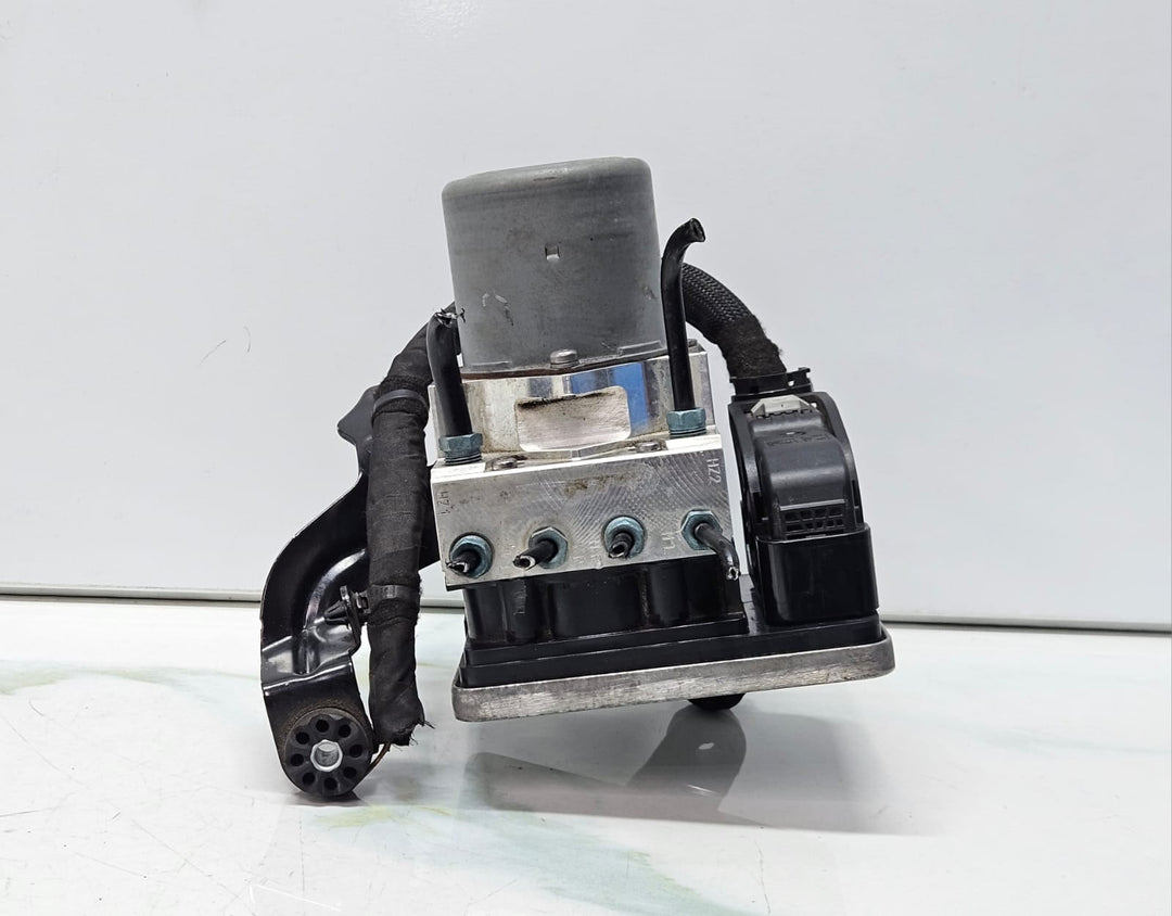 2016-2020 BMW G30, G32, G11, G12, G01 X3 Abs Dsc Pump Control Module 6876246 OEM