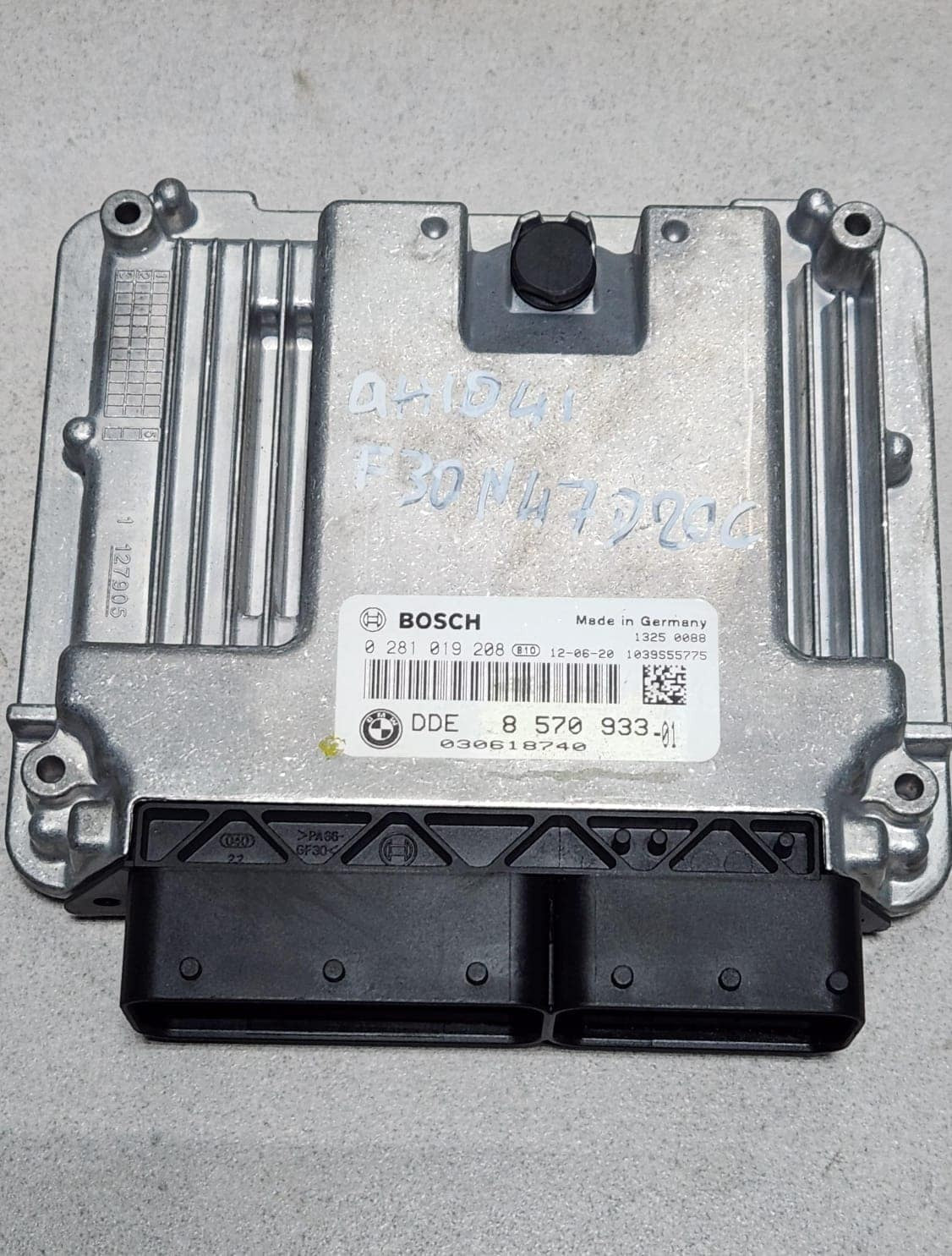 BMW Engine Control Unit 8570933 F20 F21 1 Series and F30 320D ECU SET 2.0D 2014