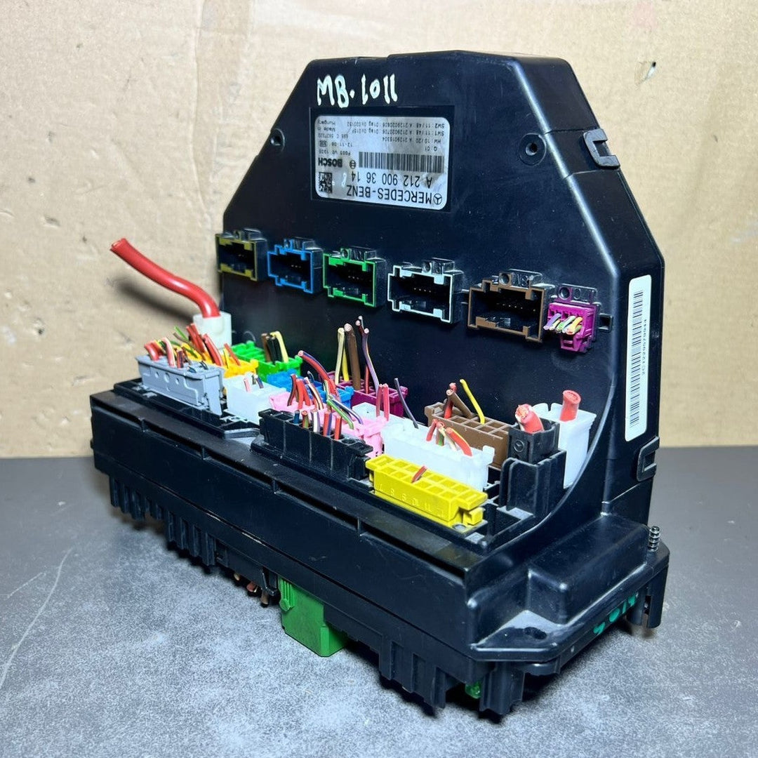 10-16 Mercedes-Benz W212 W204 Front SAM Module Relay Fuse Box A212 9003614 OEM