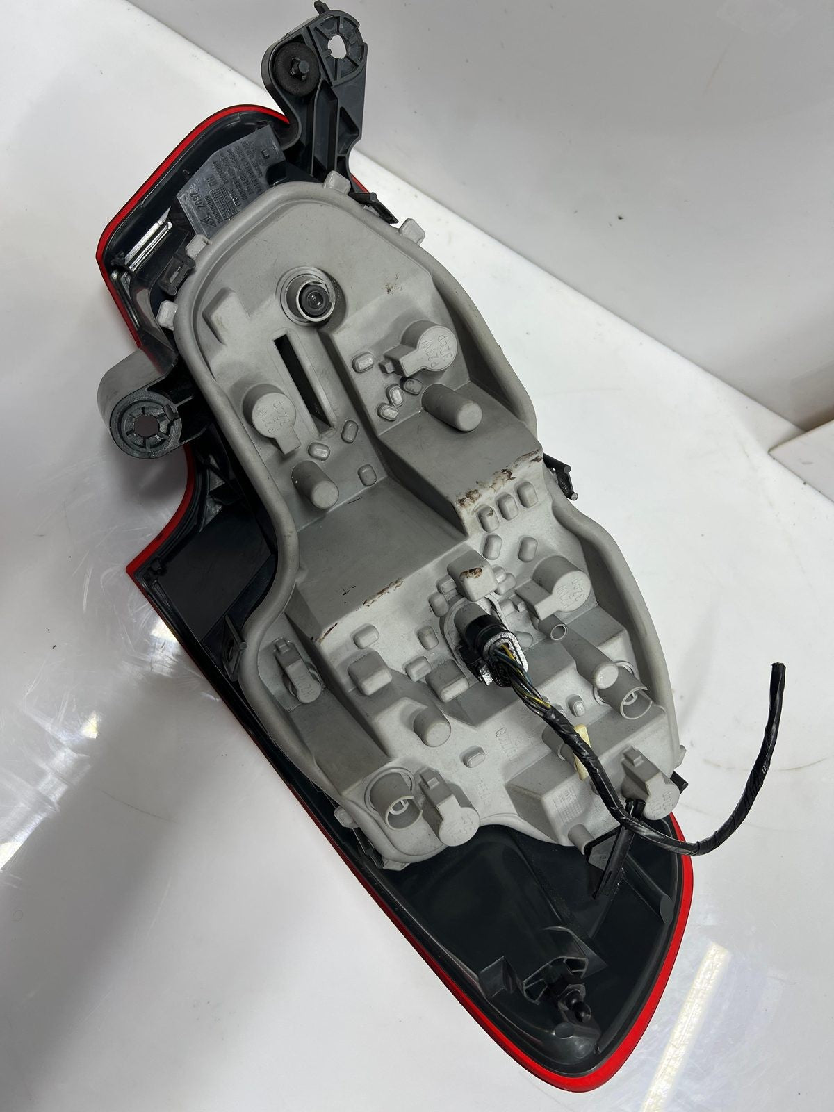 OEM BMW Rear Tail Light Assembly 7295424 Right Genuine 2' F22, F23, F87 OEM