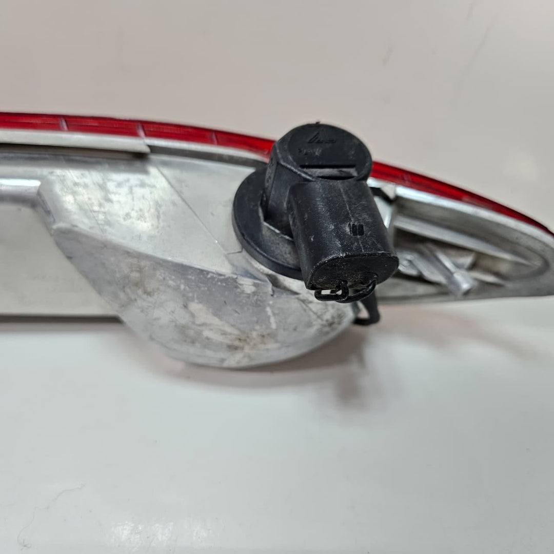 6911900-2004-2005 BMW 6 Series E63 E64 645Ci Taillight Rear Lower Right OEM