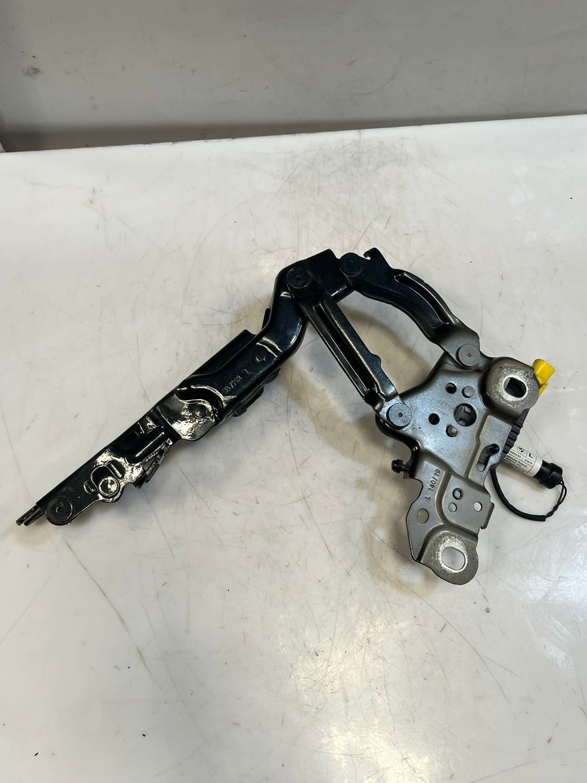 2021-2023 BMW 3 Series G20 G21 M3 M340i 330i BONNET Hood Hinge ACTUATOR 7450589