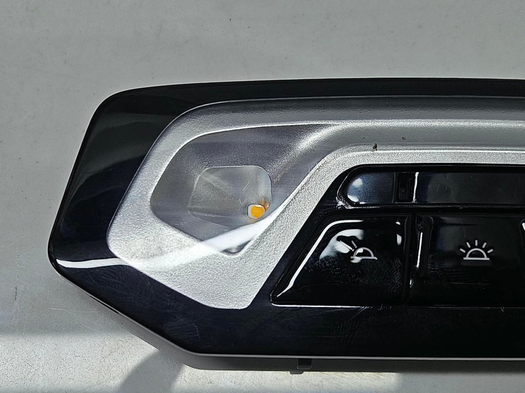 7910813-2019-2024 BMW X1 G26 Interior Dome Roof Light OEM
