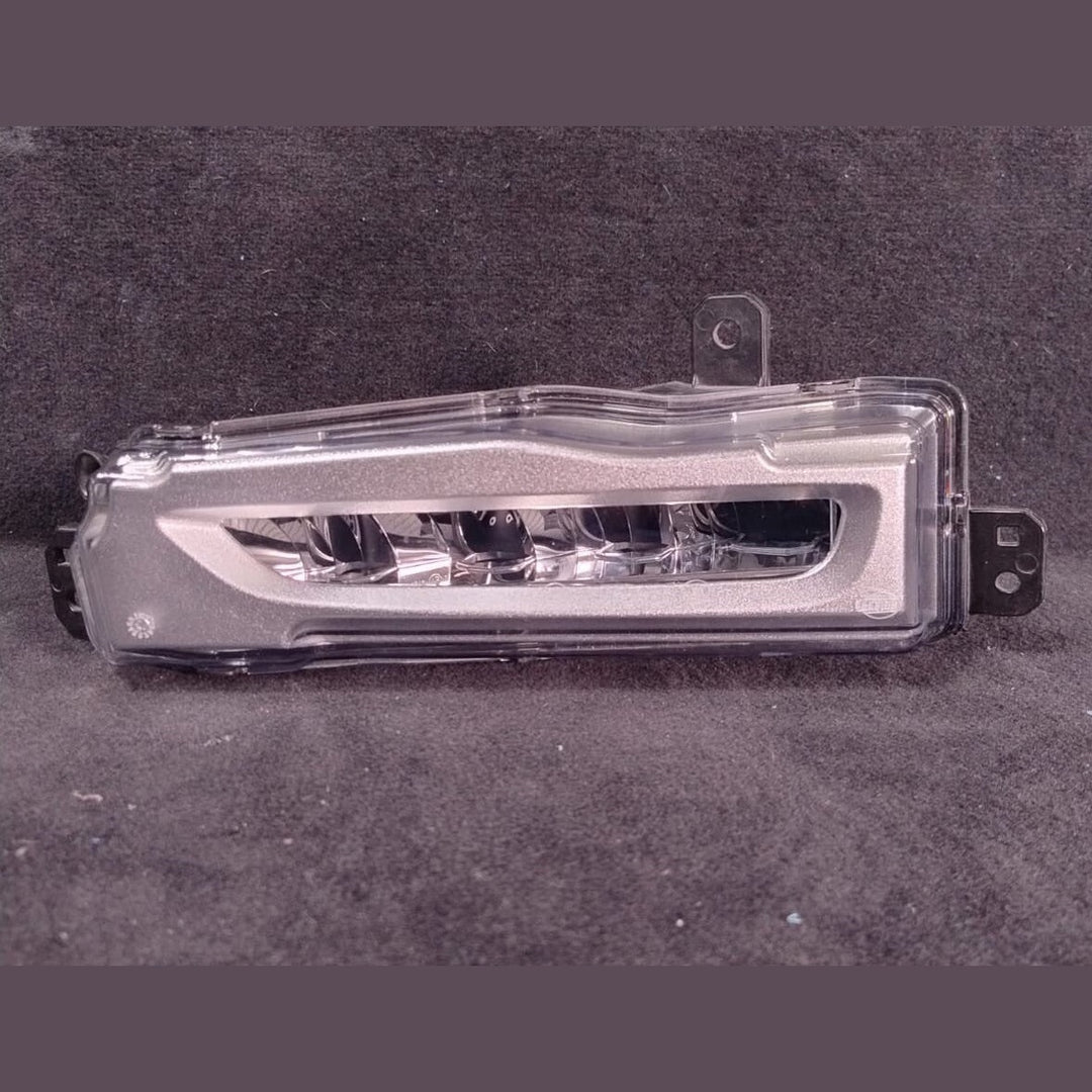 BMW X5 M50D G05 LED FOG LIGHT FRONT RIGHT DRIVER SIDE 7406366
