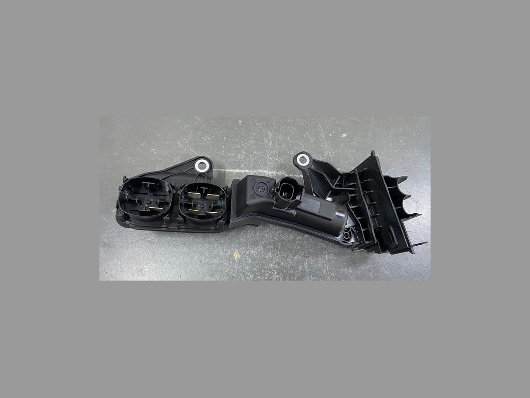 OEM BMW G80 G82 G83 M3 M4 Voltage B+ Battery Jum Point Positive Terminal 6842529