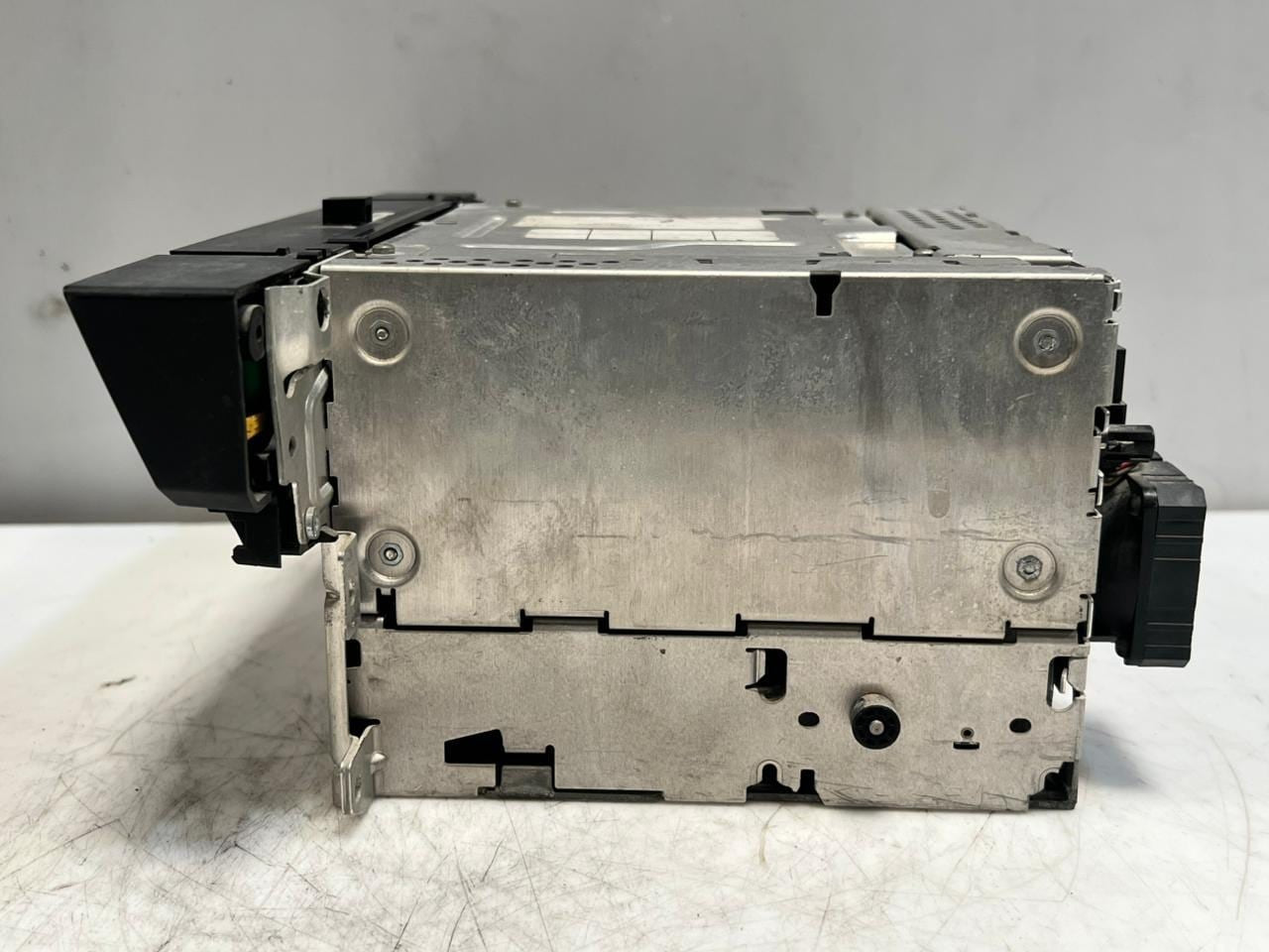 2008 BMW 1 Series E87 525i CCC NAV MODULE 3 CD DVD Audio Player 9185526 OEM