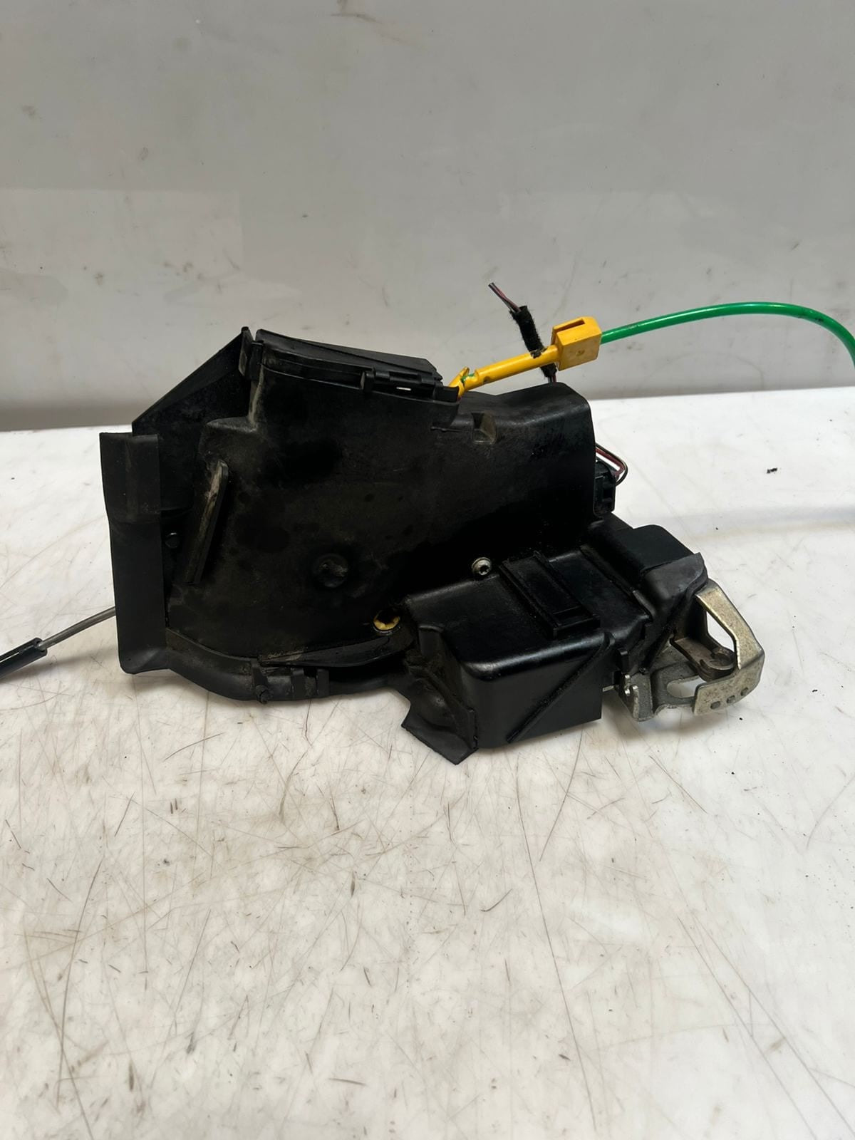BMW 5 Series E39 Front Door Lock Mechanism Front Right 8235114 OEM